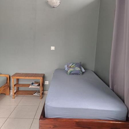 Laure Hebergement Faaa Kamer foto